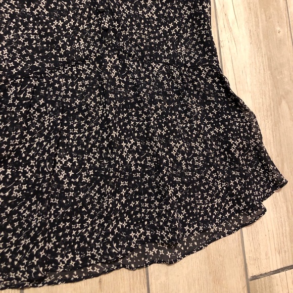 Club Monaco silk blouse floral print buttons S - Picture 8 of 8